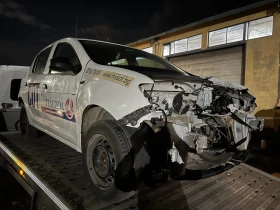 Dacia Sandero На части всичко налично, снимка 2