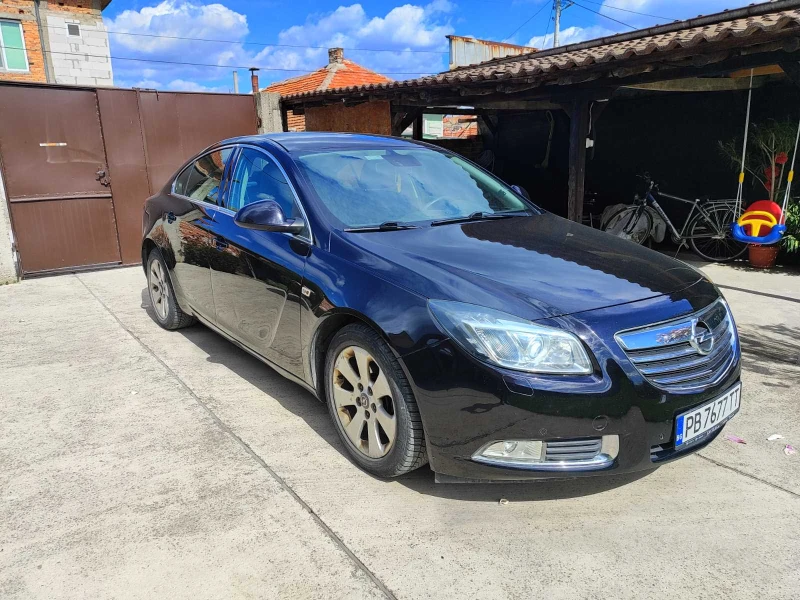 Opel Insignia, снимка 2 - Автомобили и джипове - 47114325