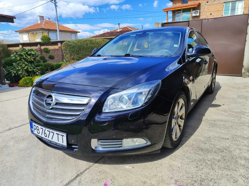 Opel Insignia, снимка 1 - Автомобили и джипове - 47114325