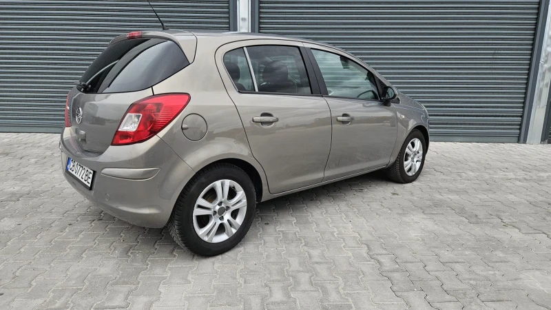 Opel Corsa АВТОМАТИК 1.4 , снимка 3 - Автомобили и джипове - 47283054