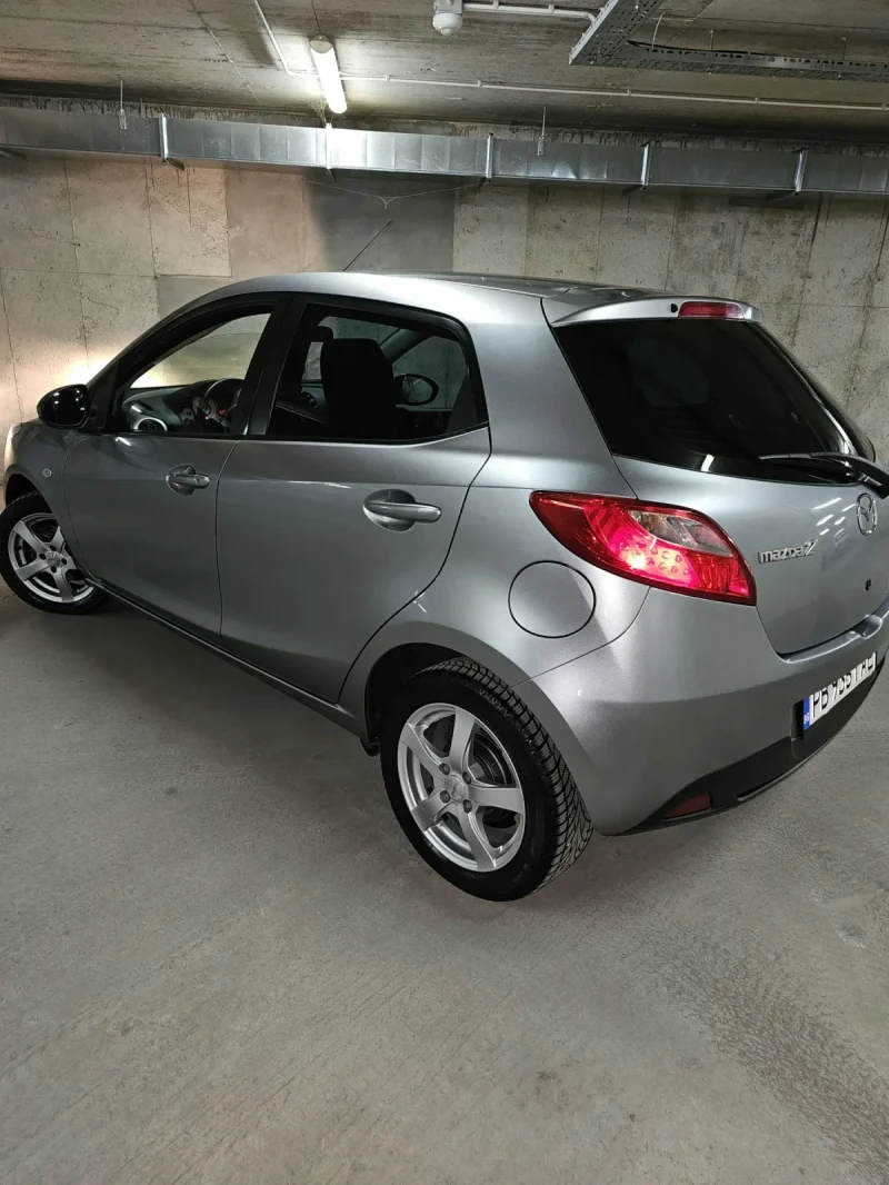 Mazda 2, снимка 12 - Автомобили и джипове - 47568898