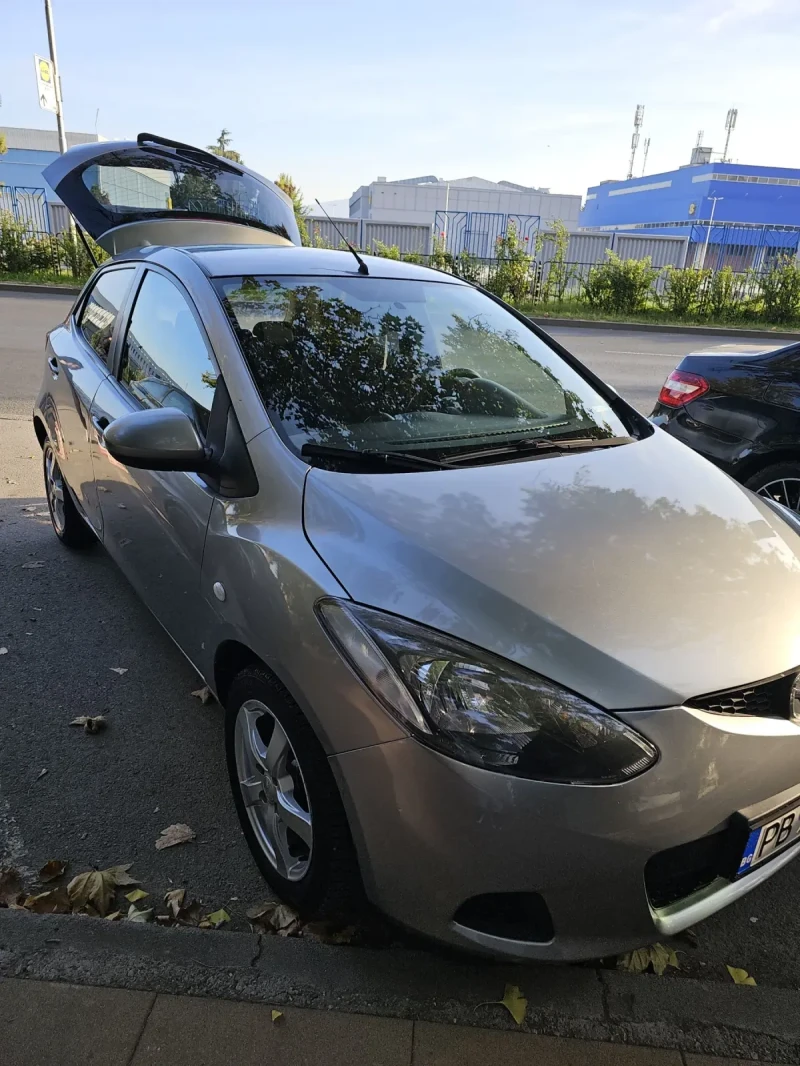 Mazda 2, снимка 9 - Автомобили и джипове - 47568898