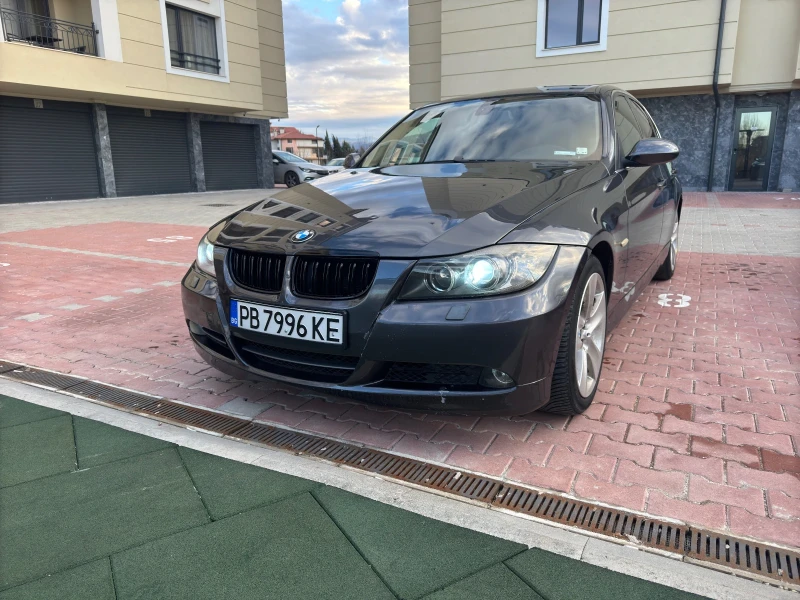 BMW 330 Нави!, снимка 1 - Автомобили и джипове - 48549177