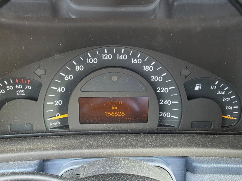 Mercedes-Benz C 180, снимка 15 - Автомобили и джипове - 51190713