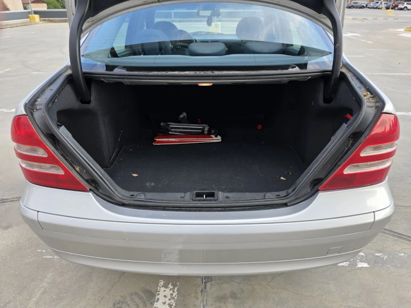 Mercedes-Benz C 180, снимка 14 - Автомобили и джипове - 51190713