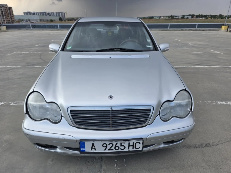 Mercedes-Benz C 180, снимка 8 - Автомобили и джипове - 51190713