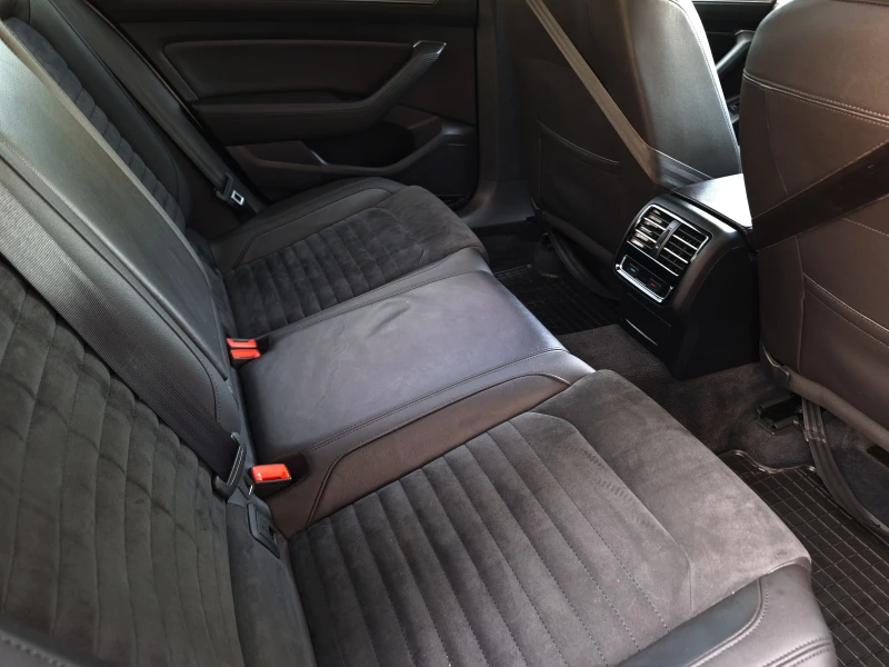 VW Passat Седан, снимка 11 - Автомобили и джипове - 52686150