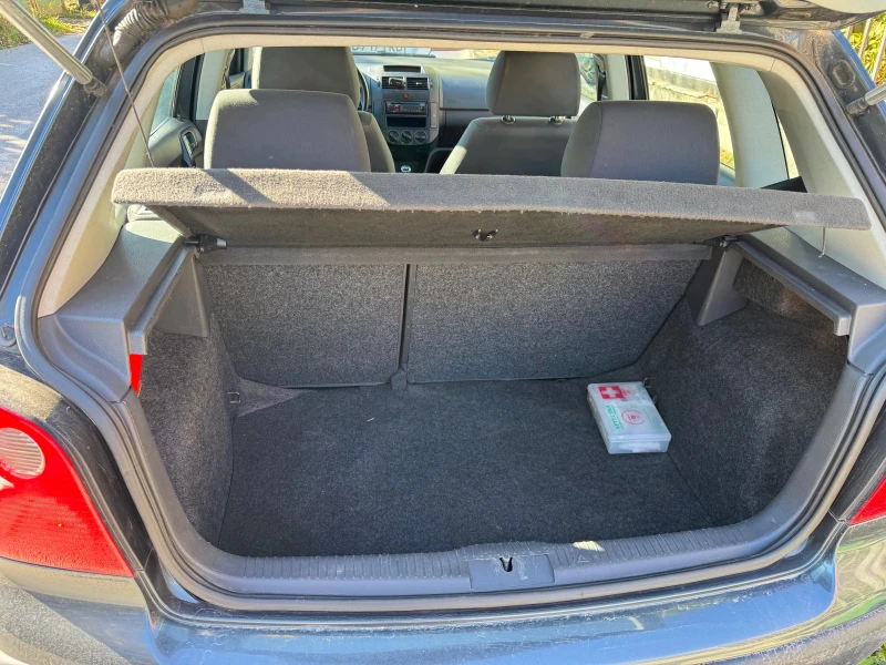 VW Polo IV (9n), снимка 11 - Автомобили и джипове - 52968105