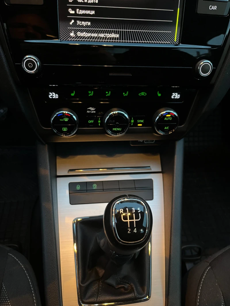 Skoda Octavia, снимка 13 - Автомобили и джипове - 52134914