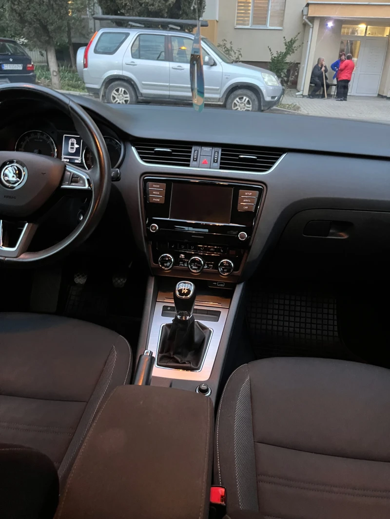 Skoda Octavia, снимка 8 - Автомобили и джипове - 52134914