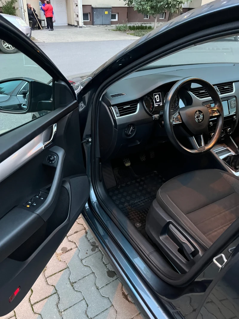 Skoda Octavia, снимка 10 - Автомобили и джипове - 52134914