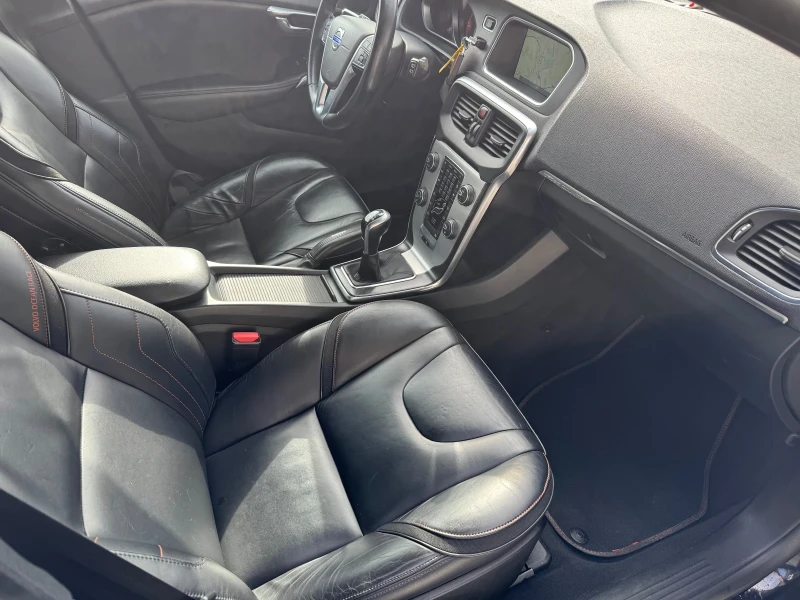 Volvo V40 Cross Country 2.0 D2 Ocean Race , снимка 12 - Автомобили и джипове - 52378783