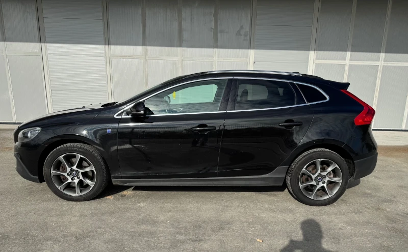 Volvo V40 Cross Country 2.0 D2 Ocean Race , снимка 4 - Автомобили и джипове - 52378783
