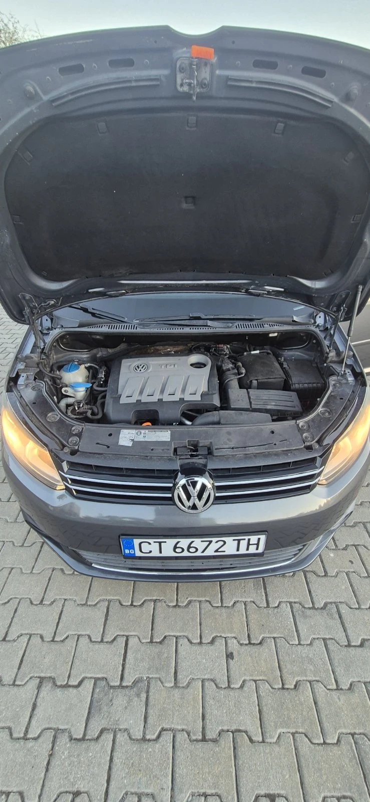 VW Touran 1Т3, снимка 13 - Автомобили и джипове - 56350404