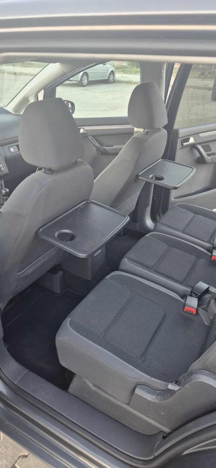 VW Touran 1Т3, снимка 12 - Автомобили и джипове - 56350404