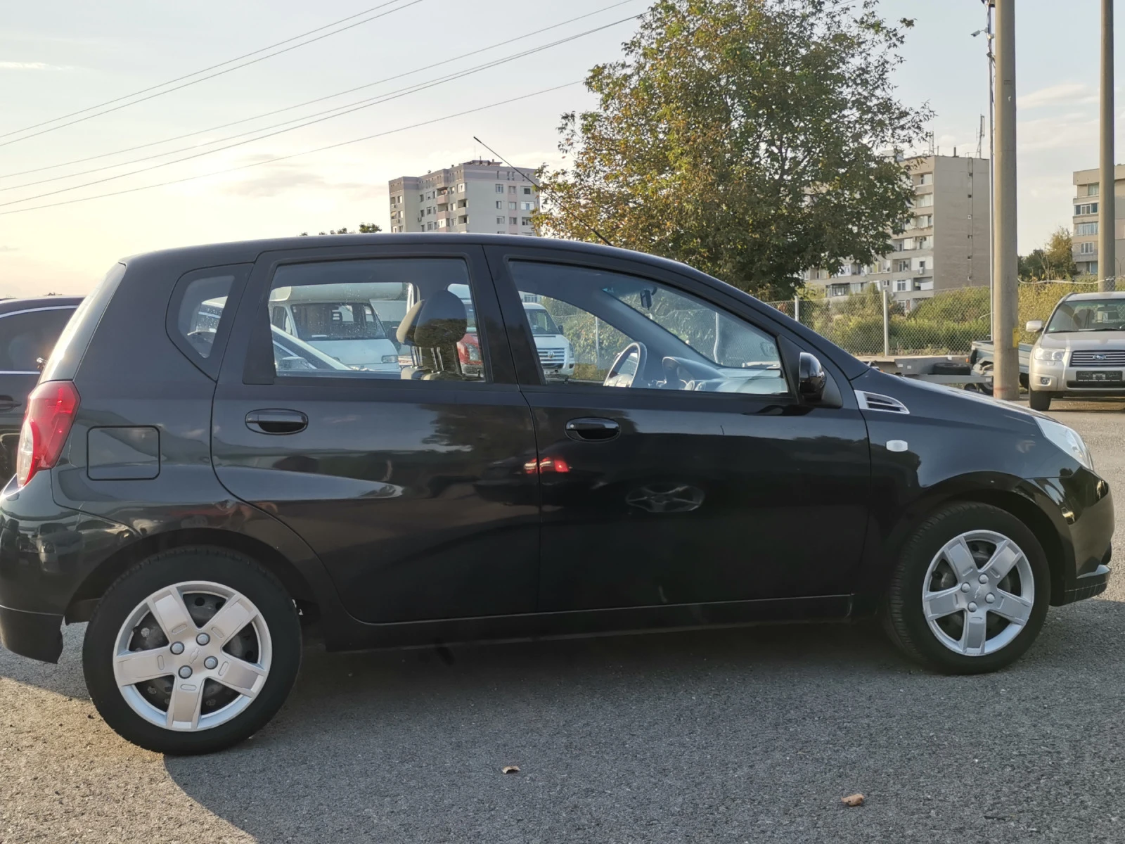 Chevrolet Aveo 1.2i * CLIMA*  - изображение 6