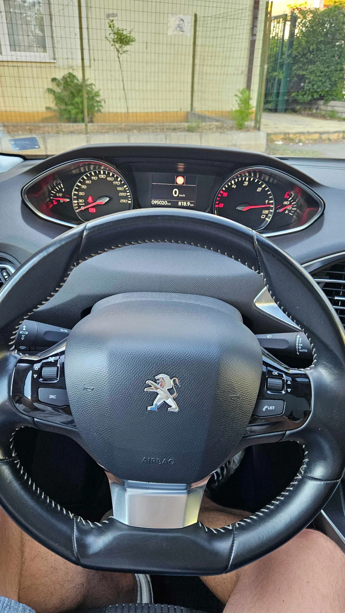 Peugeot 308  - изображение 10