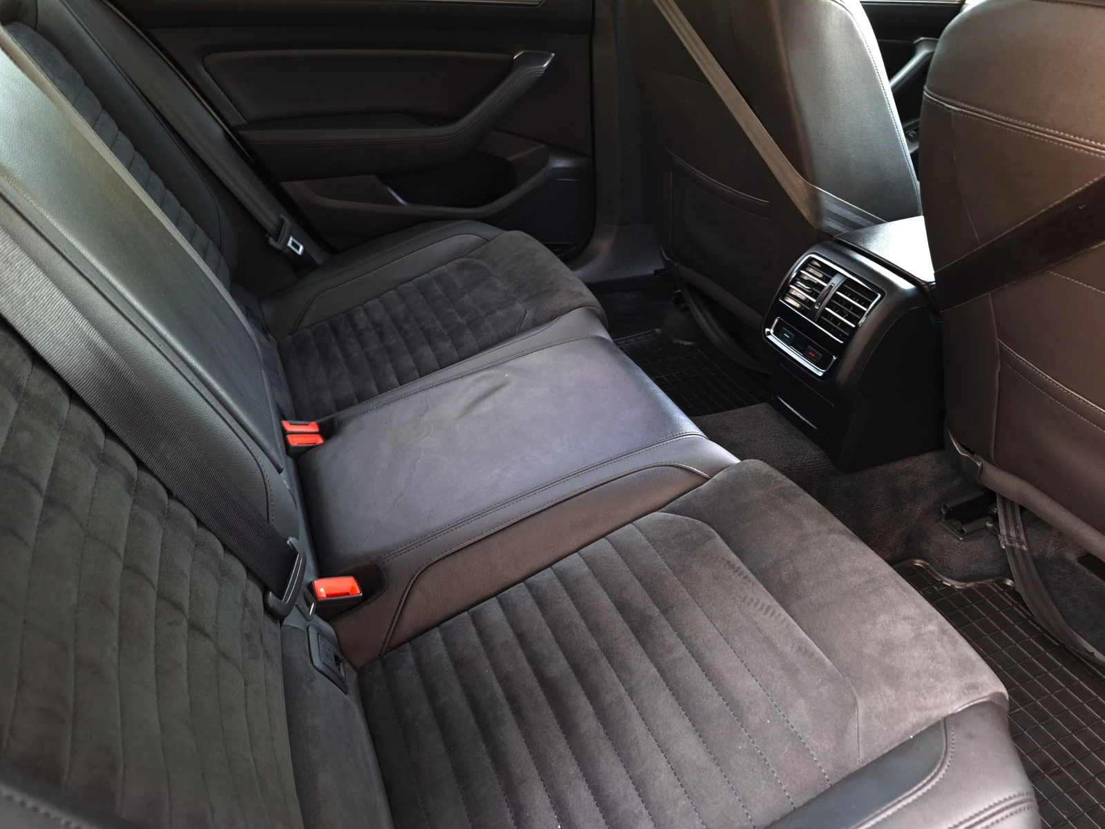 VW Passat  | Mobile.bg   11