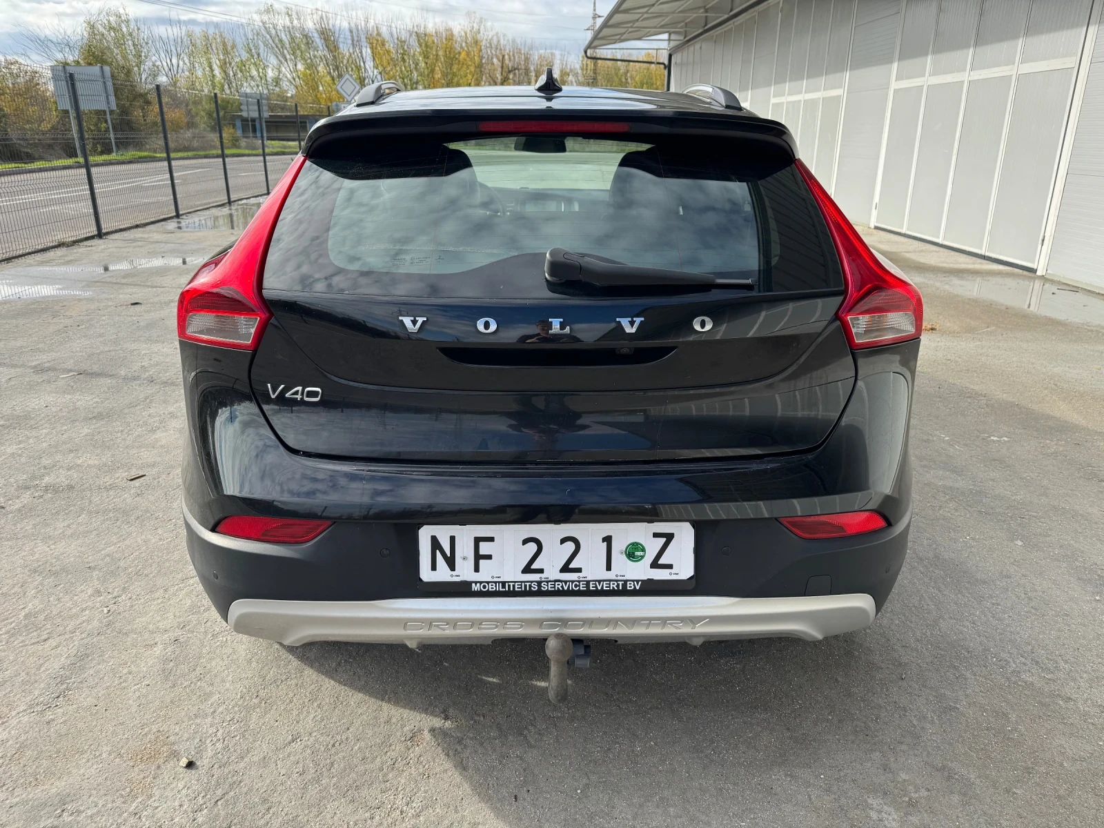 Volvo V40 Cross Country 2.0 D2 Ocean Race  - изображение 8