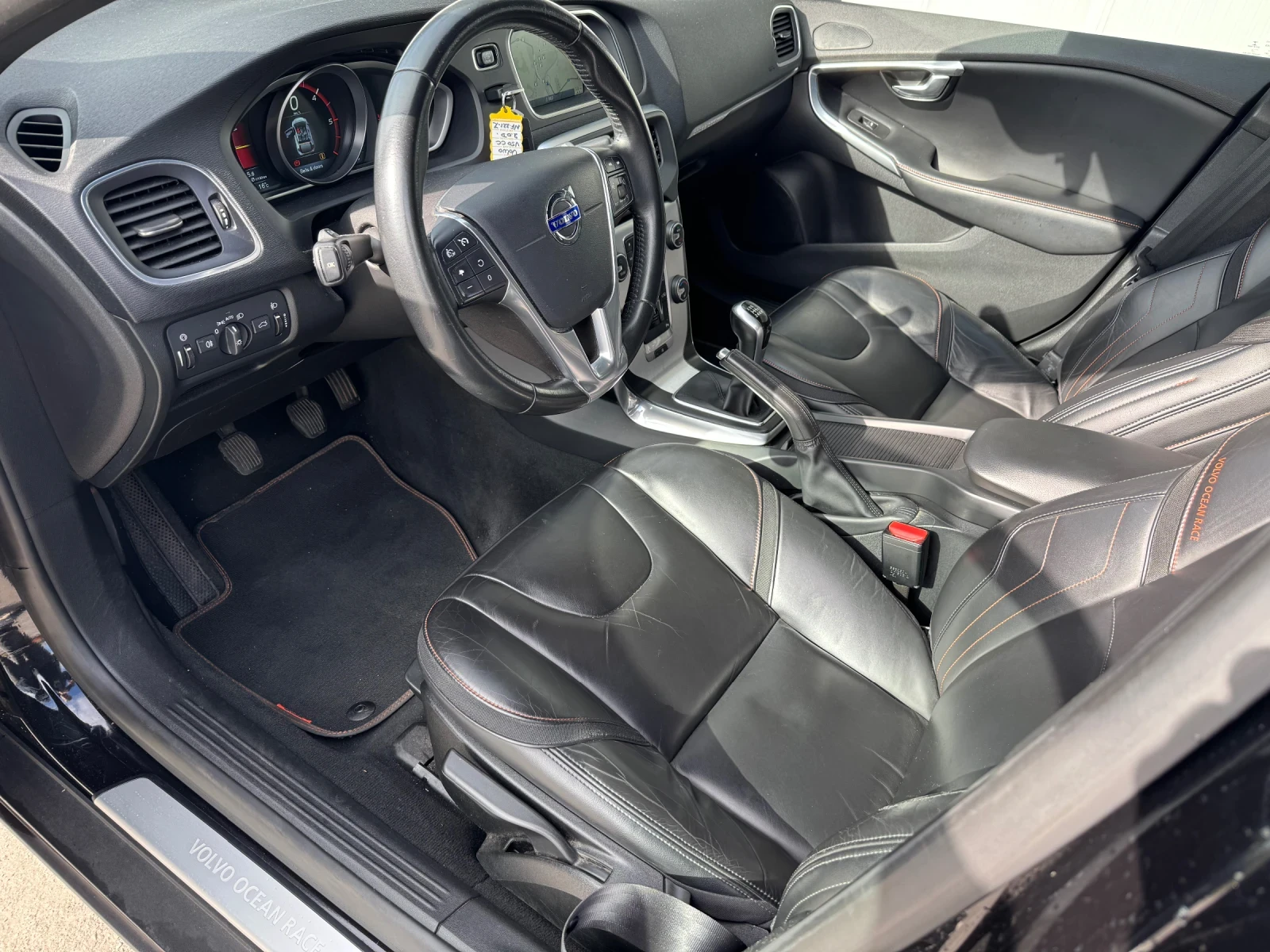 Volvo V40 Cross Country 2.0 D2 Ocean Race  - изображение 9