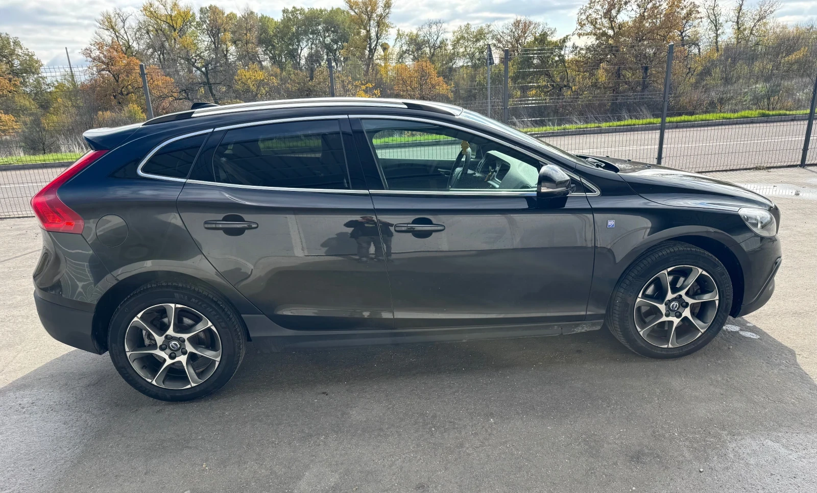 Volvo V40 Cross Country 2.0 D2 Ocean Race  - изображение 5