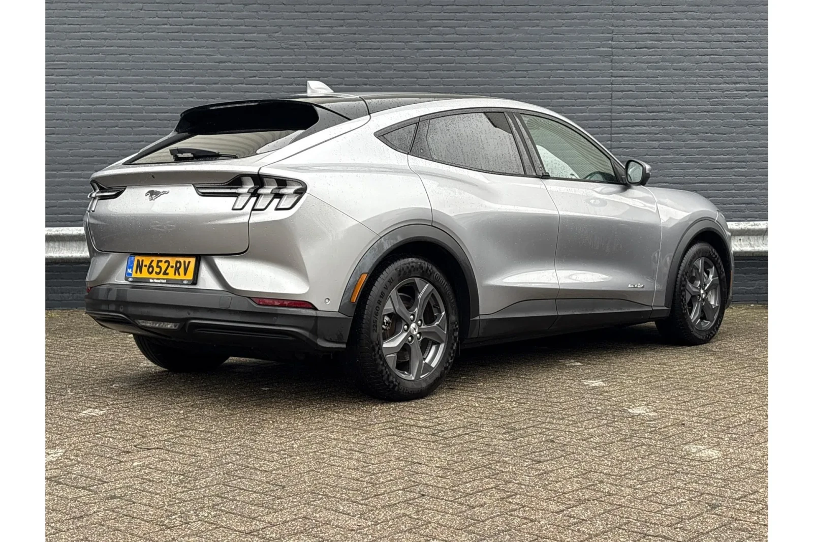 Ford Mustang Mach-E 76 КВ, Лизинг, Перфектна - изображение 3