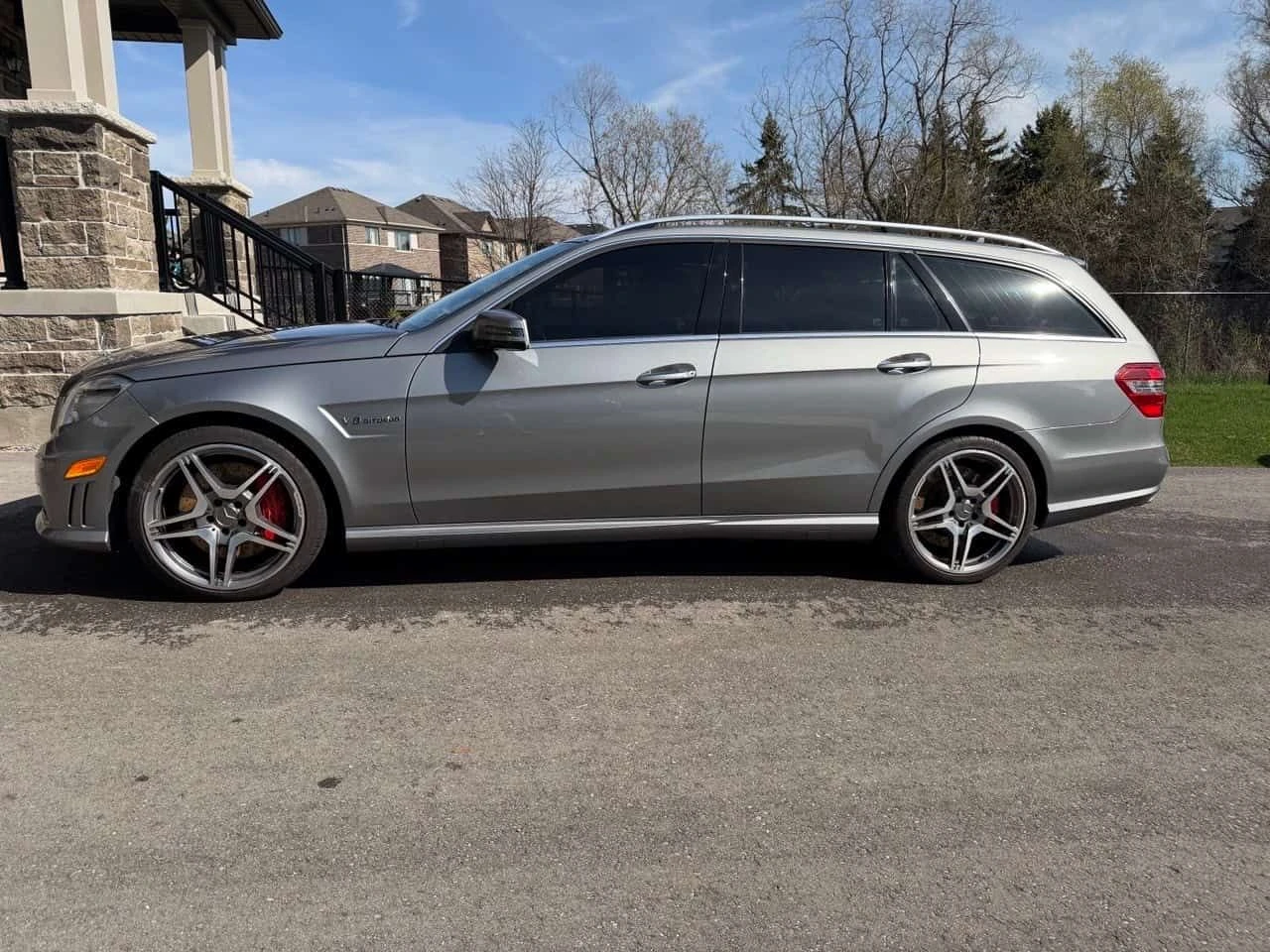 Mercedes-Benz E 63 AMG * ГЛАВНО ПРЕДСТАВИТЕЛСТВО* KEY LESS* ДИСТРОНИК* ПА, снимка 3 - Автомобили и джипове - 54549685