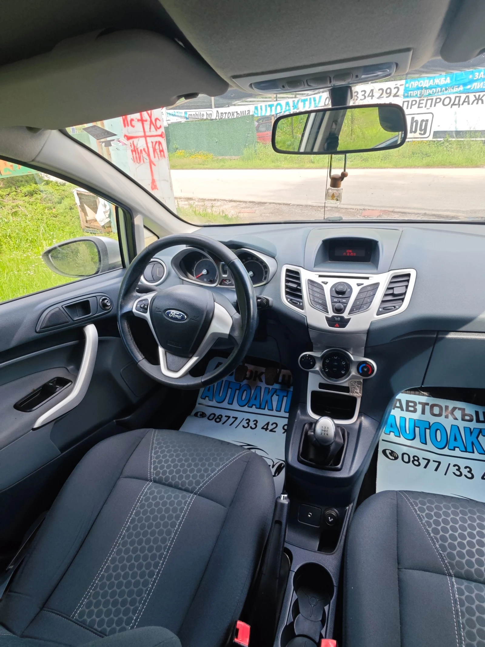 Ford Fiesta 1.3I НОВ ВНОС, снимка 4 - Автомобили и джипове - 54602739