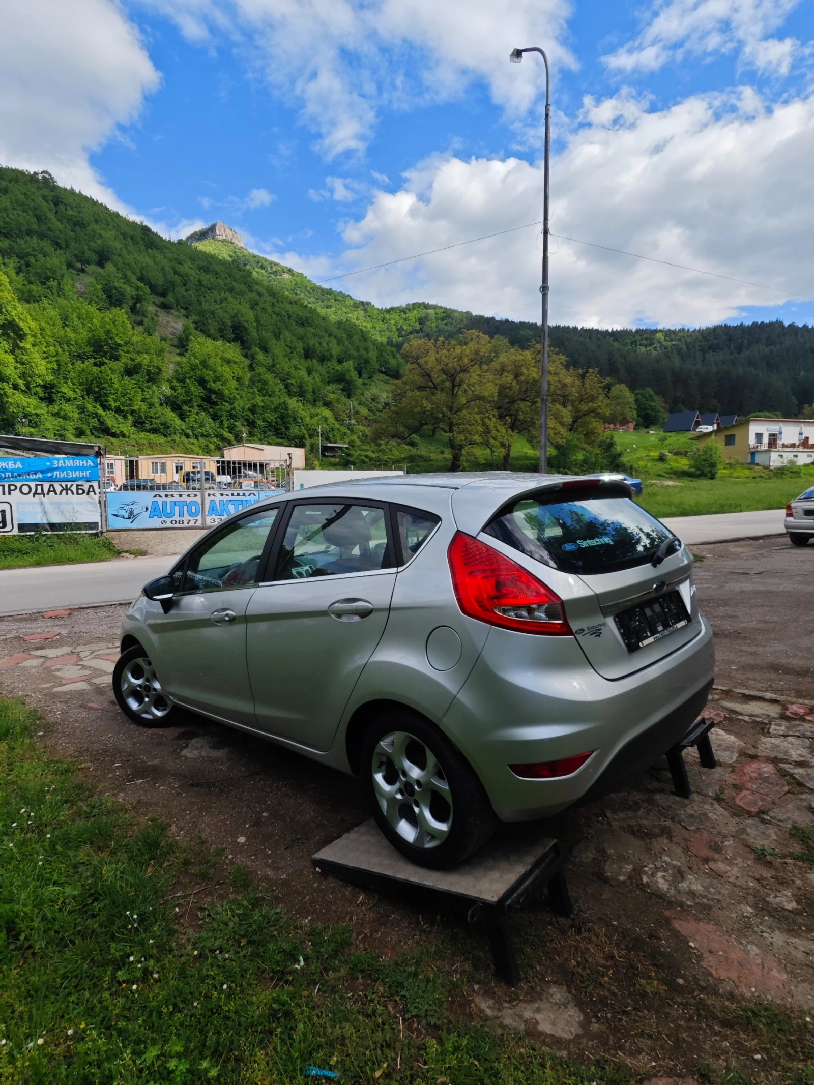 Ford Fiesta 1.3I НОВ ВНОС, снимка 6 - Автомобили и джипове - 54602739