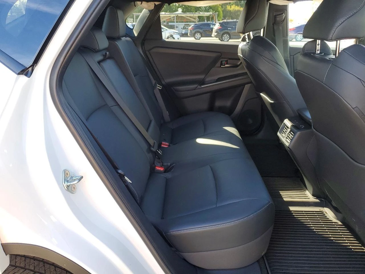 Toyota bZ4X 0.0l Bz Limited, снимка 11 - Автомобили и джипове - 54655011