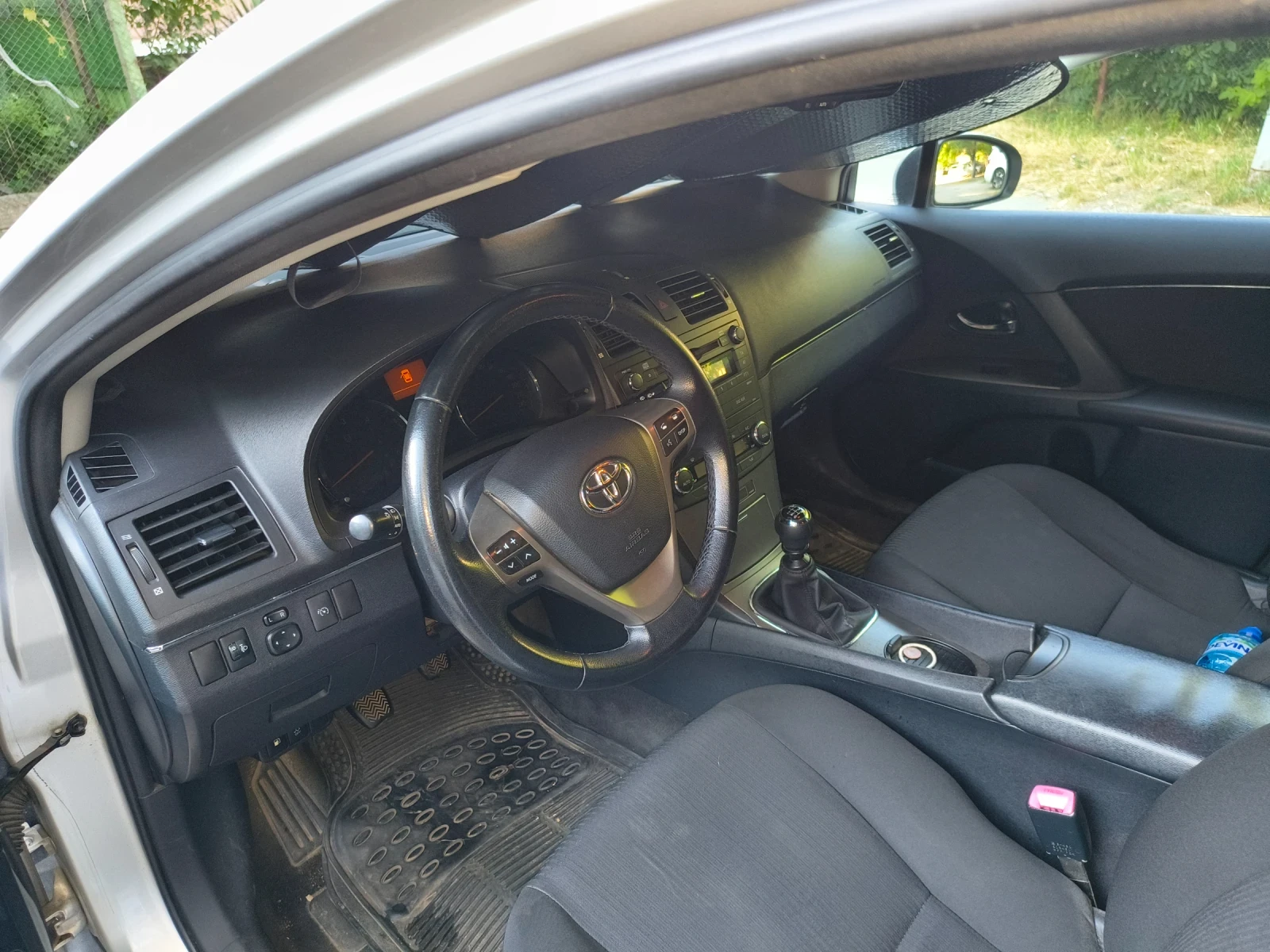 Toyota Avensis 2.0, снимка 9 - Автомобили и джипове - 55079253