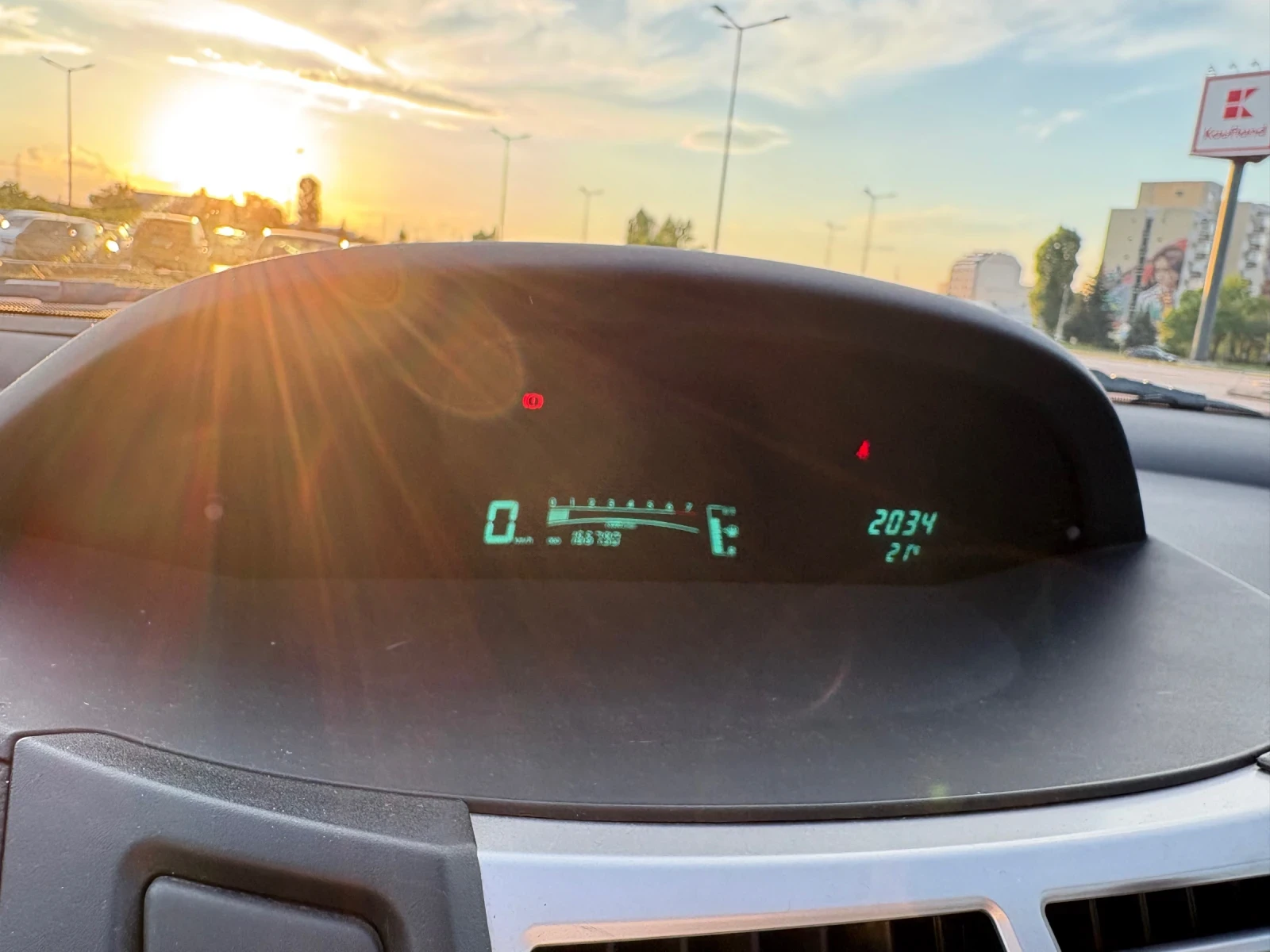 Toyota Yaris, снимка 9 - Автомобили и джипове - 55386152