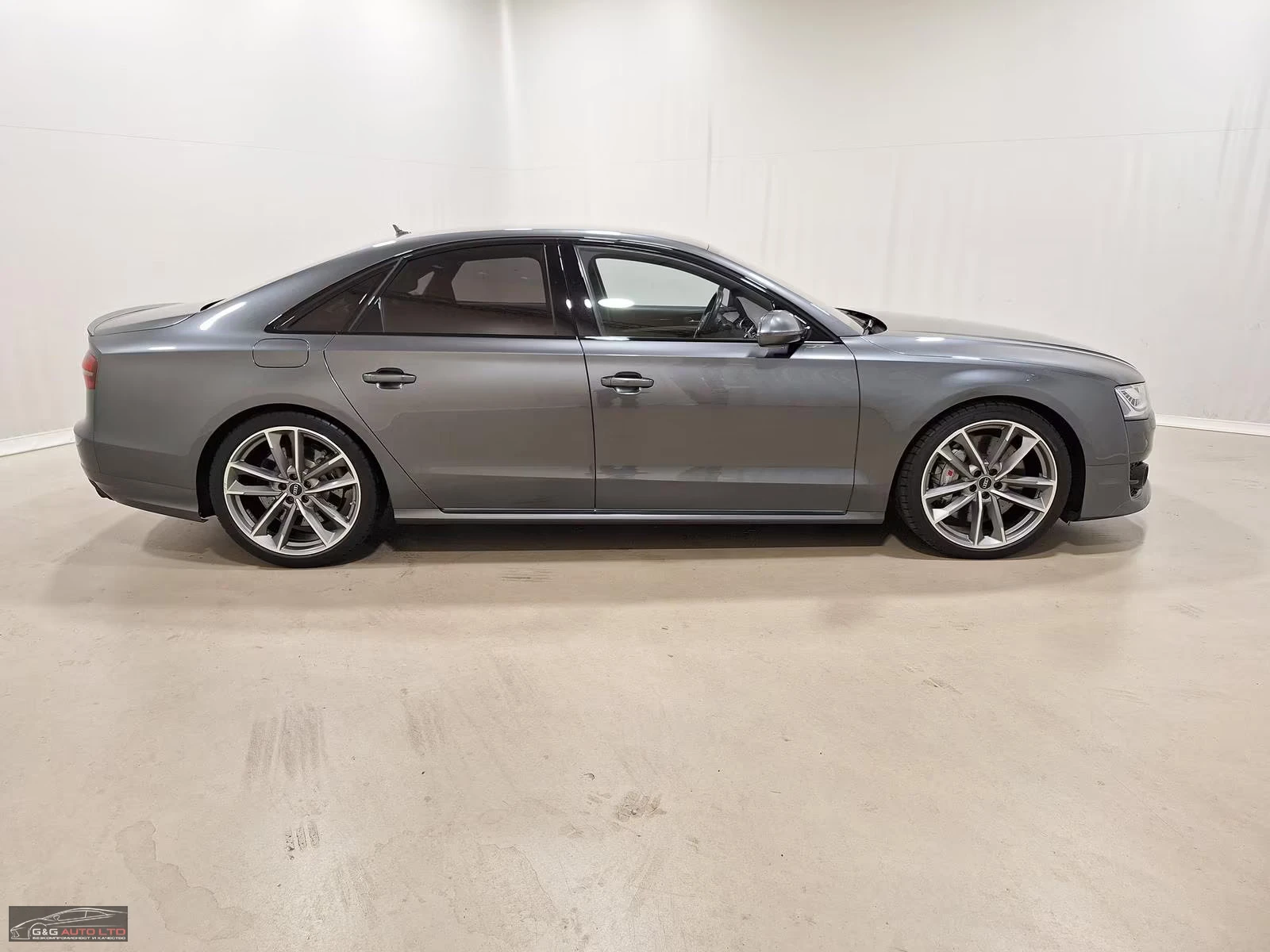 Audi S8 PLUS/605HP/QUTTRO/KERAMIK/CAM/HUD/701z, снимка 8 - Автомобили и джипове - 55486909