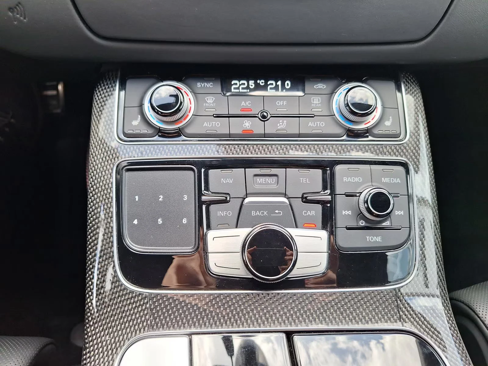 Audi S8 PLUS/605HP/QUTTRO/KERAMIK/CAM/HUD/701z, снимка 16 - Автомобили и джипове - 55486909