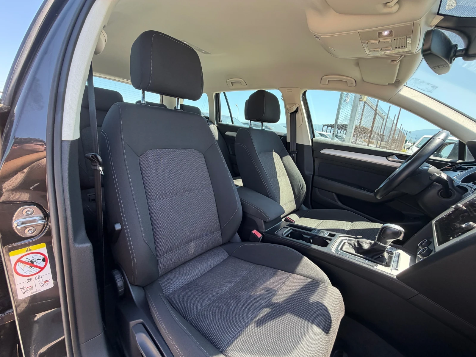 VW Passat 2.0 TDI* 150кс* DSG * Distronic* Navi* ErgoComfort, снимка 14 - Автомобили и джипове - 55502173