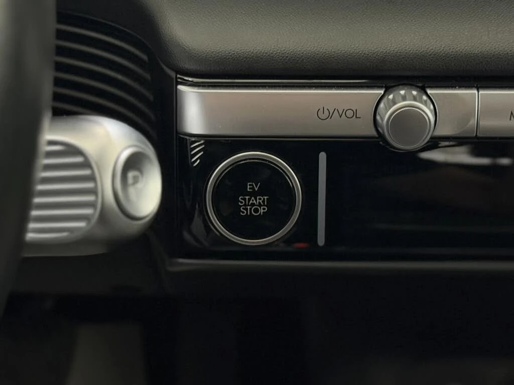 Hyundai Ioniq 5  Preferred* RWD* LONG RANGE* APPLE CARPLAY* LANE A, снимка 17 - Автомобили и джипове - 56261829