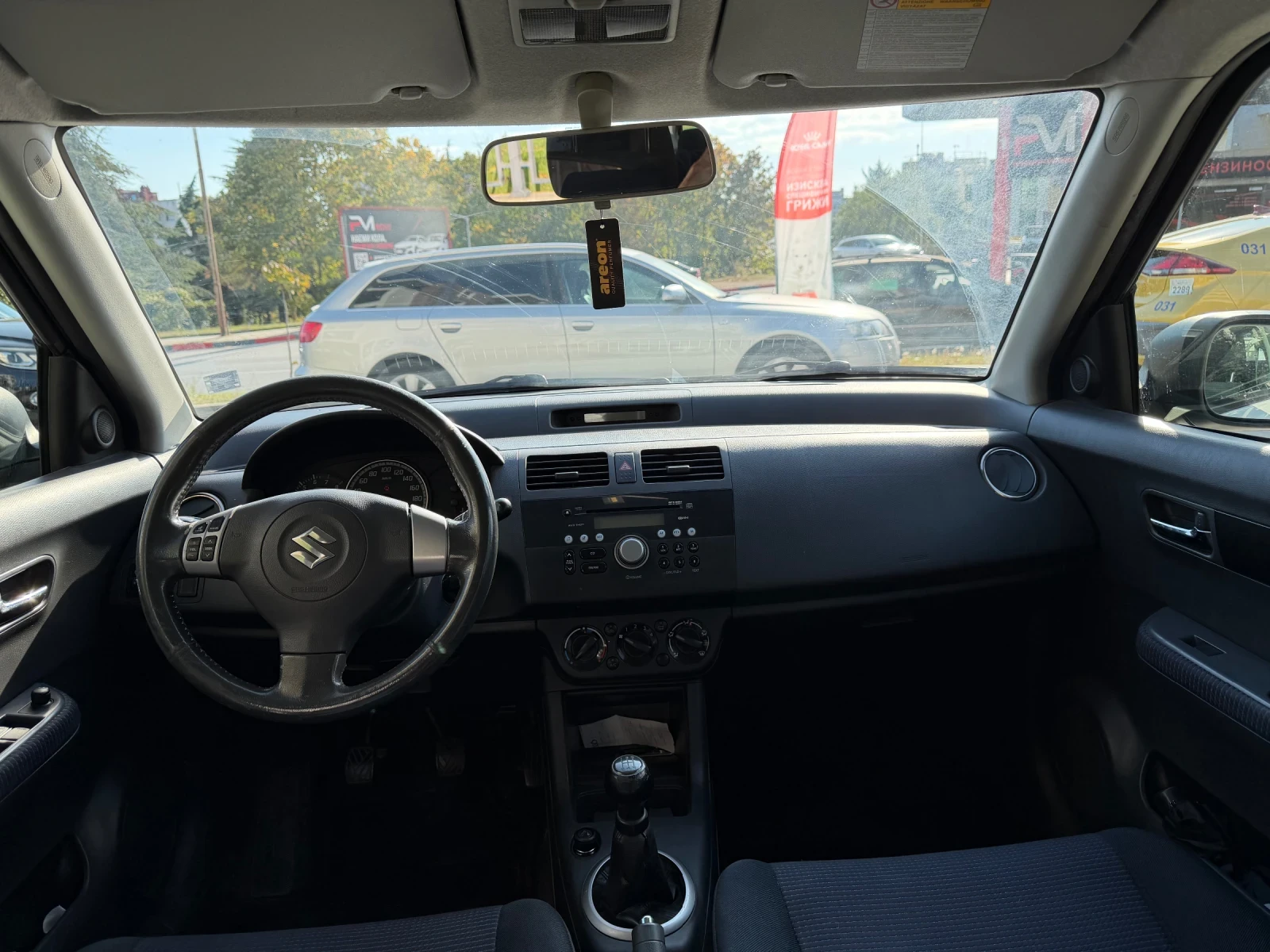 Suzuki Swift 1.3, снимка 12 - Автомобили и джипове - 56441050
