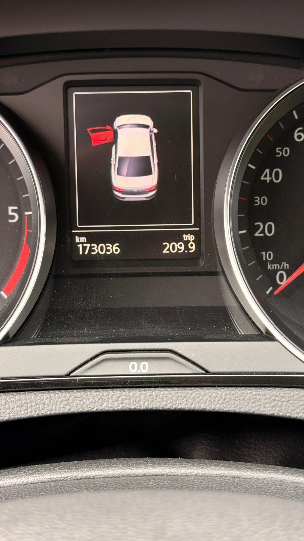 VW Passat B8, снимка 17 - Автомобили и джипове - 56612773