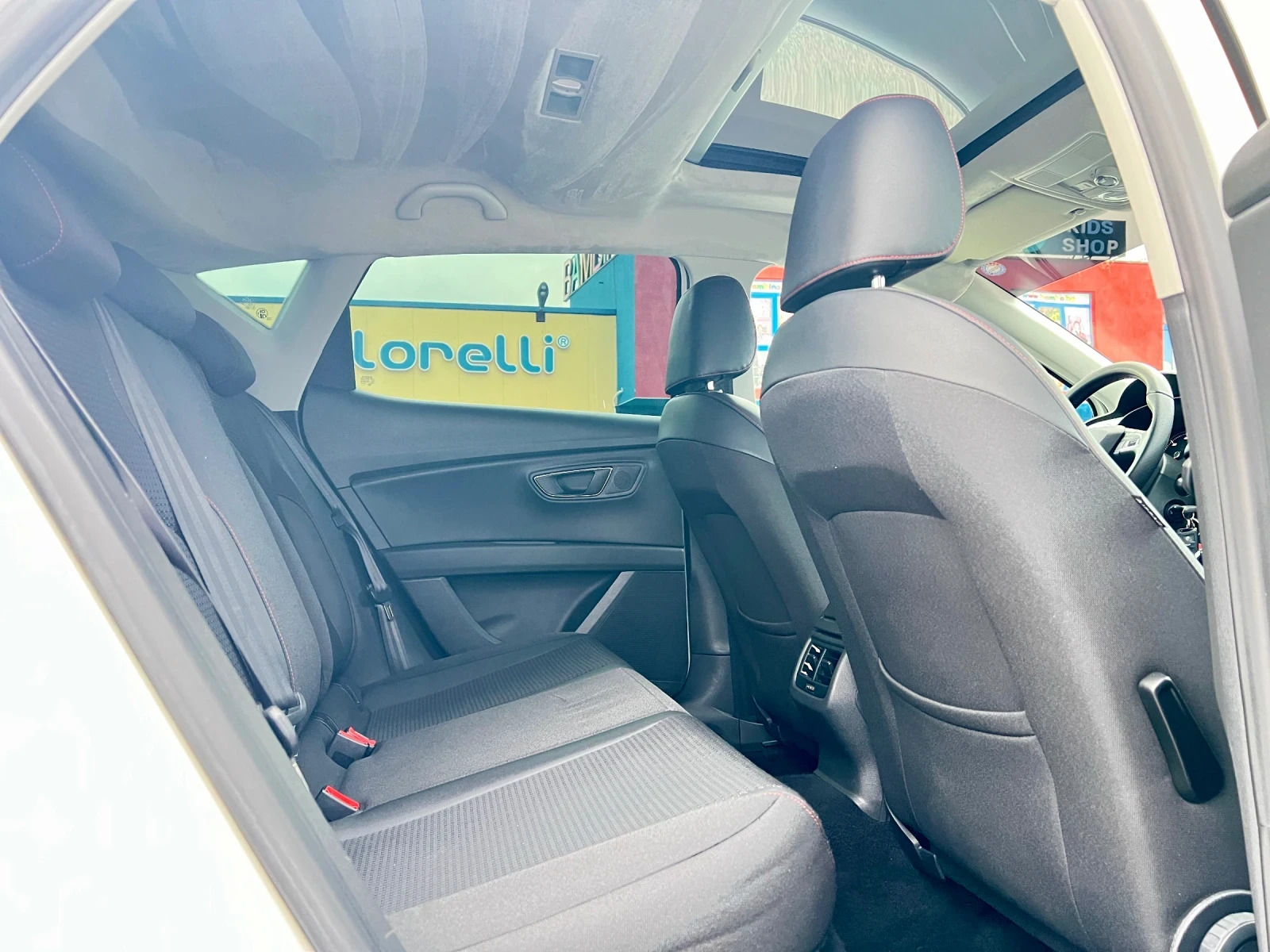 Seat Leon FR, панорама, LED, едишън, снимка 9 - Автомобили и джипове - 56748125