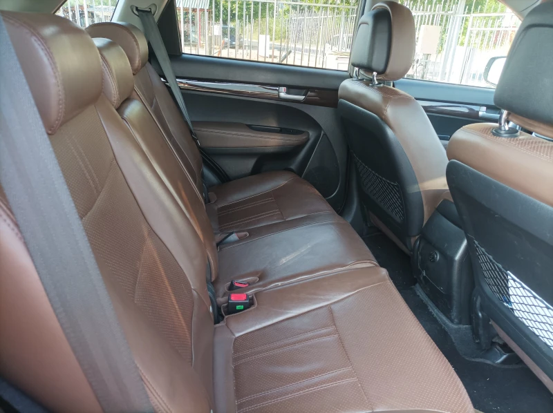 Kia Sorento 2.2 CRDI -4X4/AVTOMAT -ЛИЗИНГ , снимка 10 - Автомобили и джипове - 51023974