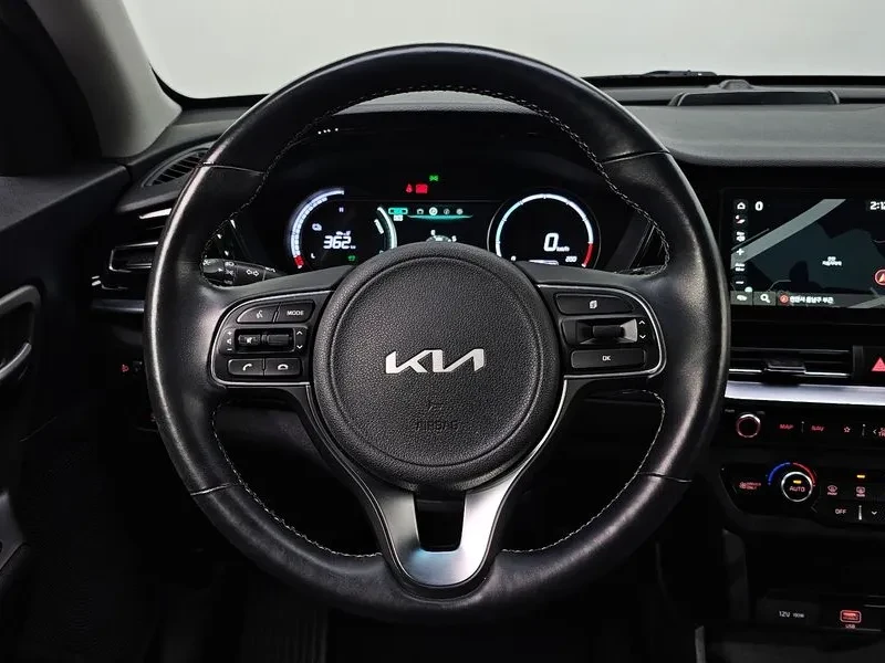 Kia Niro Plus Air, снимка 15 - Автомобили и джипове - 56286467