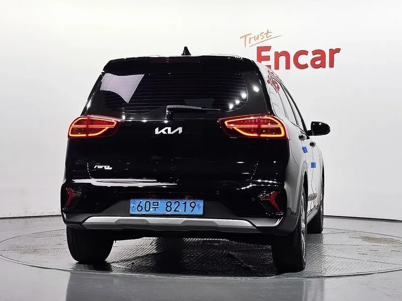 Kia Niro Plus Air, снимка 4 - Автомобили и джипове - 56286467