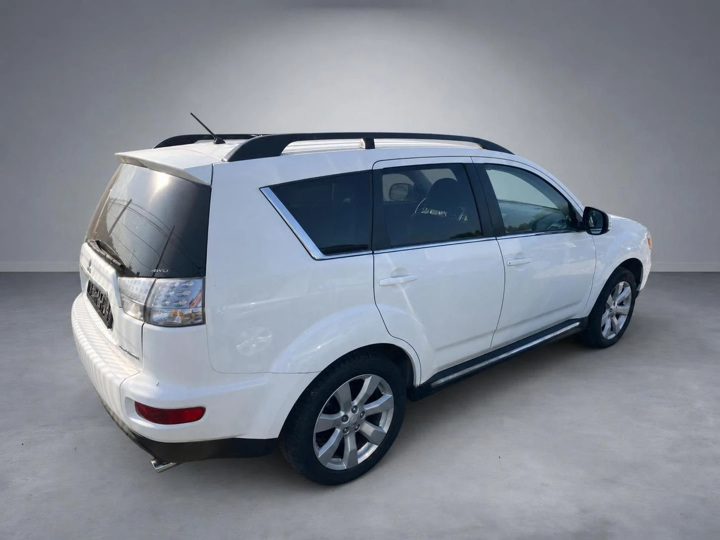 Mitsubishi Outlander 2.2 D-ID 4X4, снимка 8 - Автомобили и джипове - 49763882
