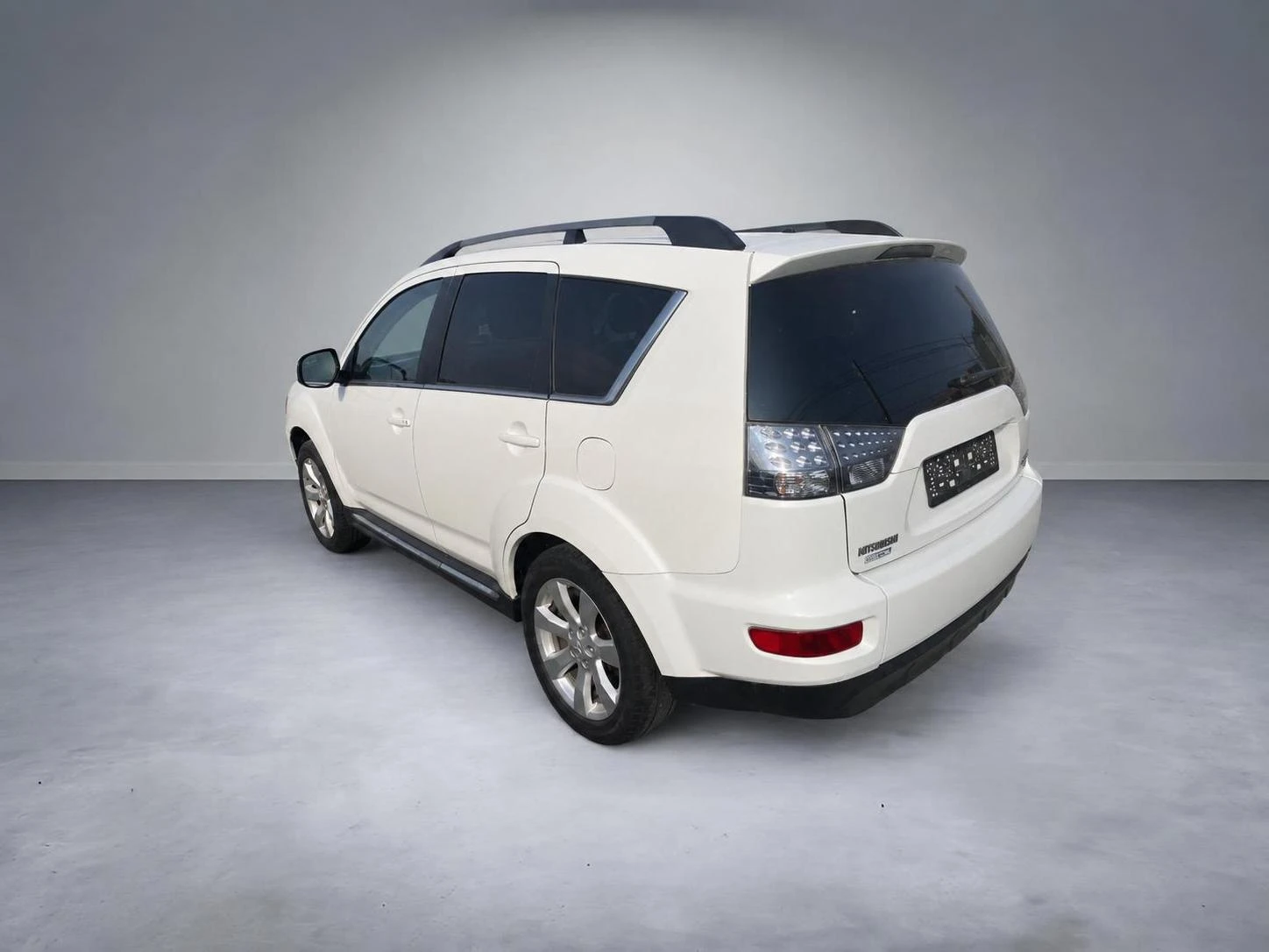 Mitsubishi Outlander 2.2 D-ID 4X4, снимка 4 - Автомобили и джипове - 49763882