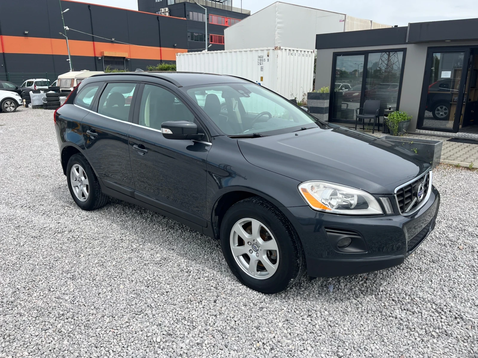Volvo XC60 2.4D5-175k.c. - изображение 7