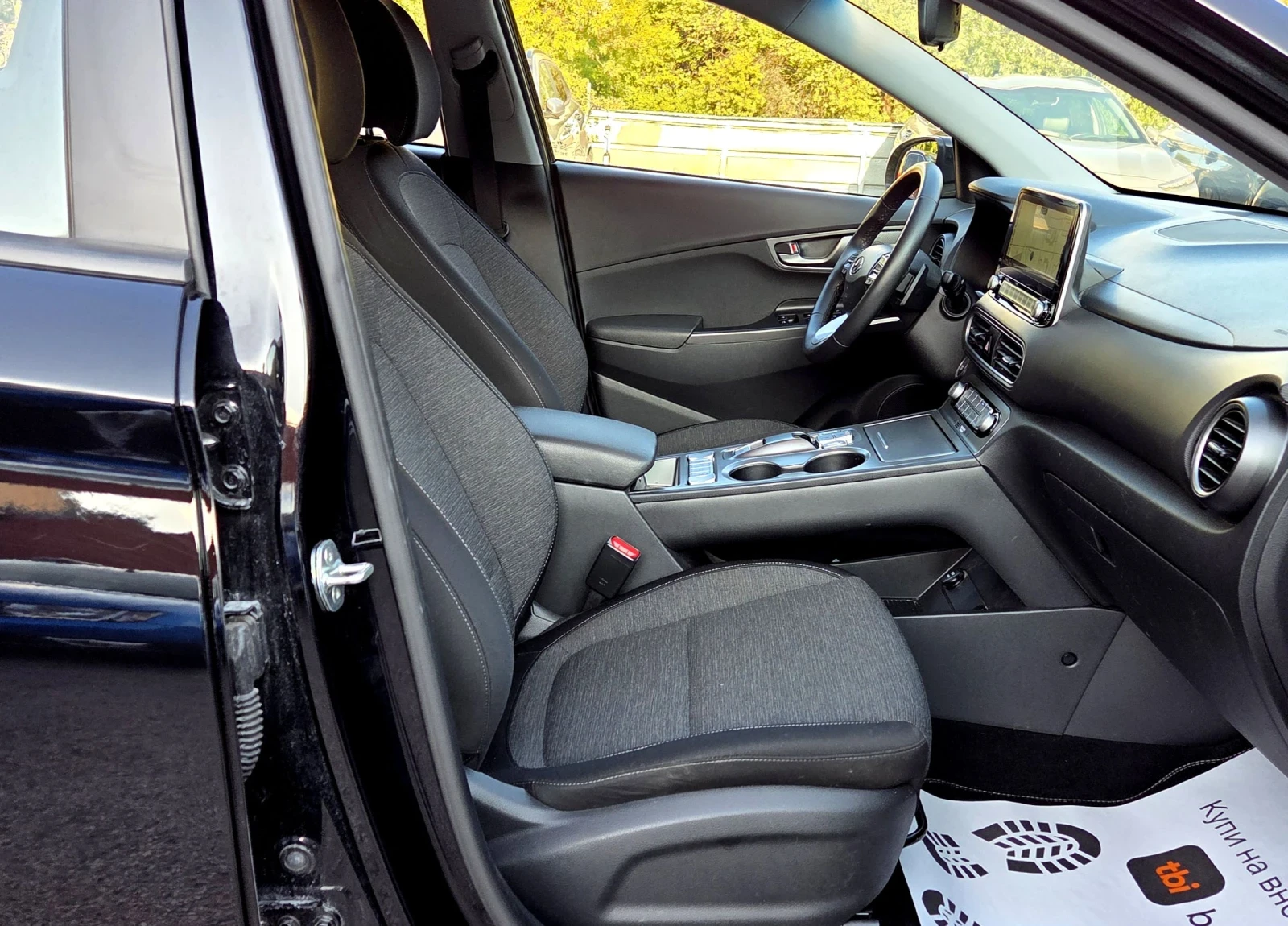 Hyundai Kona 64KWh/3 Фазна/Blue Link/SOH100% - изображение 10