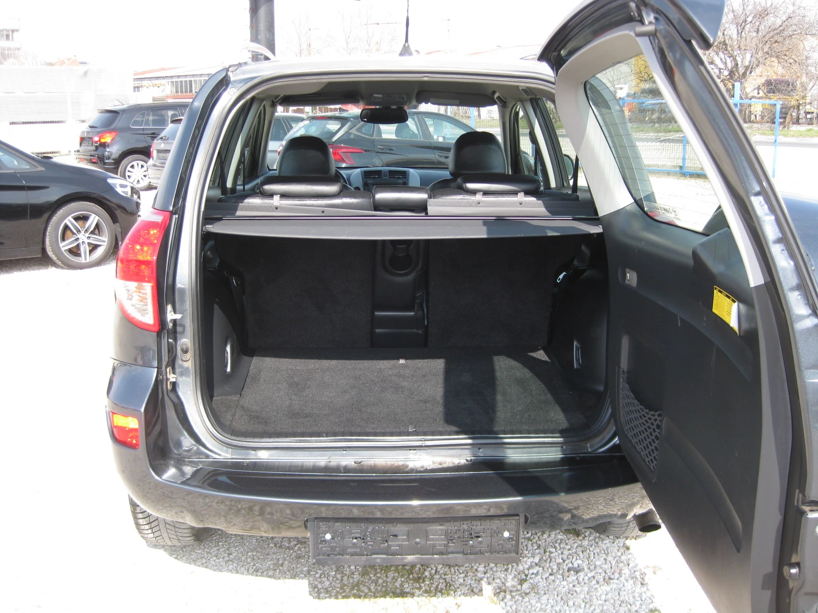 Toyota Rav4 D4D, снимка 16 - Автомобили и джипове - 53893055