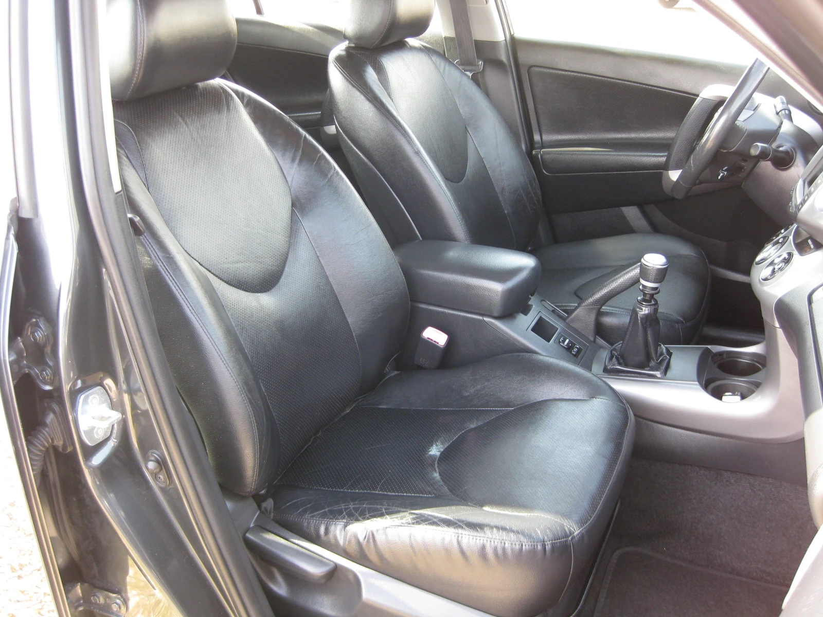 Toyota Rav4 D4D, снимка 13 - Автомобили и джипове - 53893055