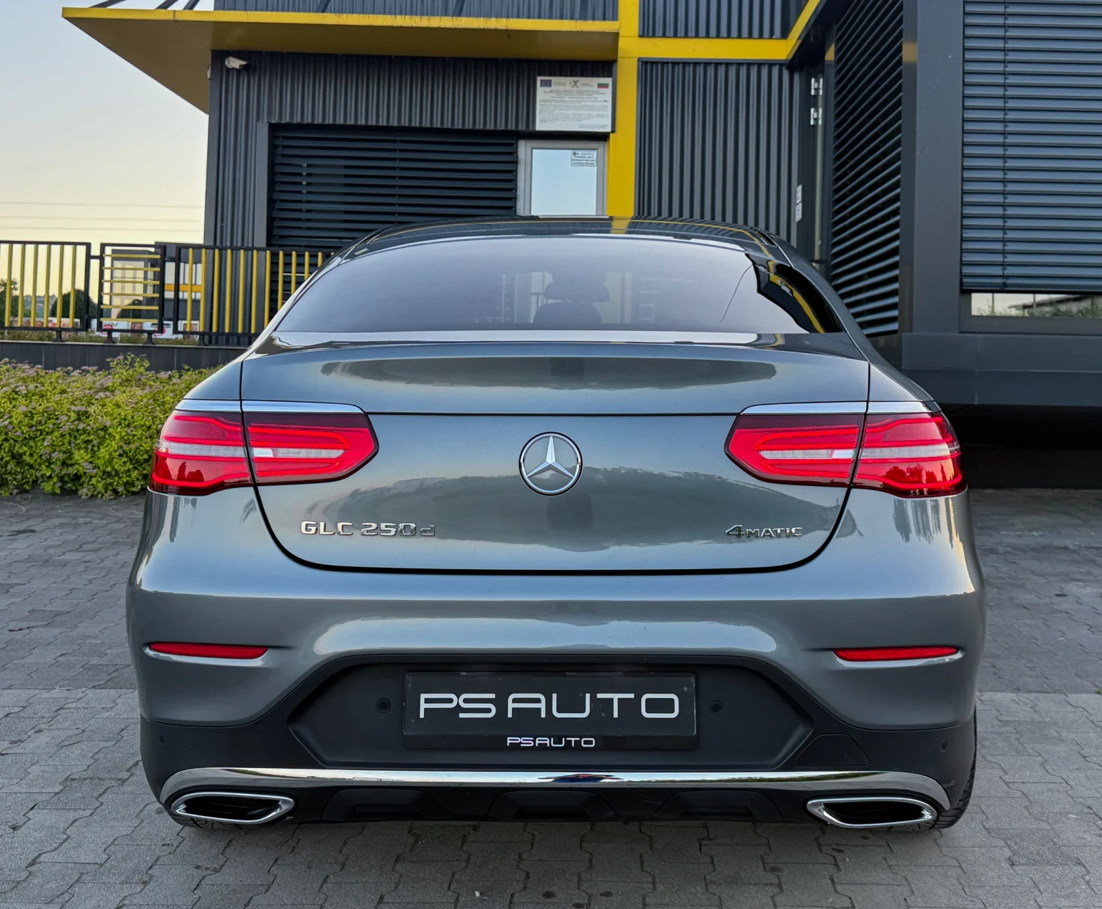 Mercedes-Benz GLC 250 Premium //AMG 4-Matic, снимка 5 - Автомобили и джипове - 54827545