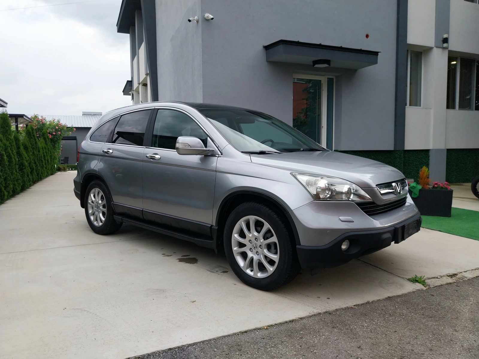 Honda Cr-v 2.0i -VTEC * EXECUTIVE* НАВИ* 4X4* КОЖА/Automatic , снимка 2 - Автомобили и джипове - 54918207